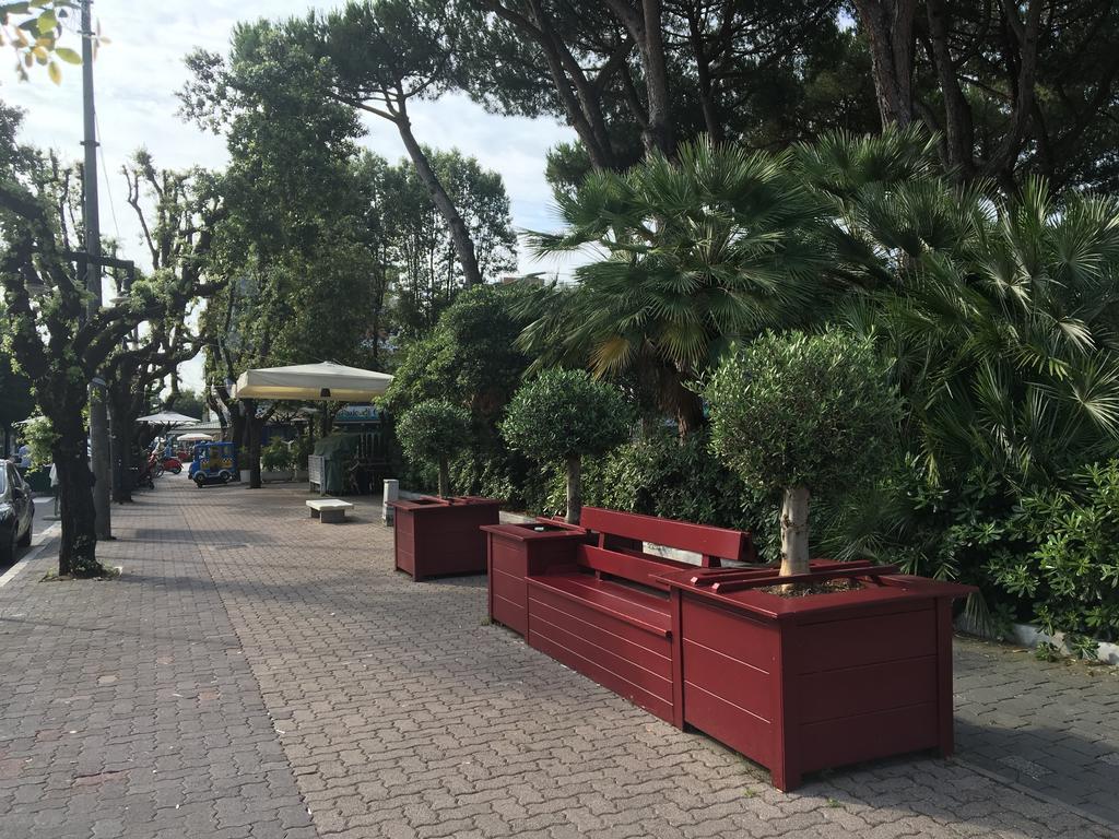 Il Parco Apartments Marina di Massa Eksteriør bilde